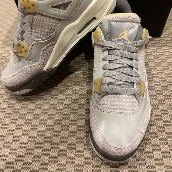 Air Jordan 4, GS - Picture 2 of 5